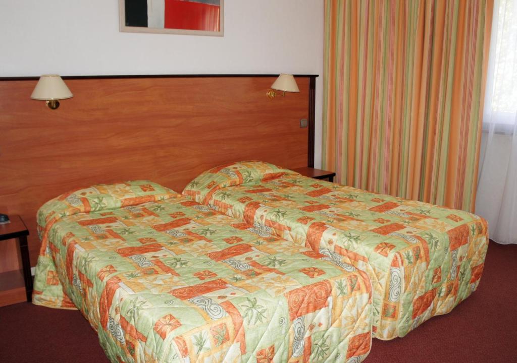 Inter-Hotel La Closerie Beaune Beaune  Værelse billede